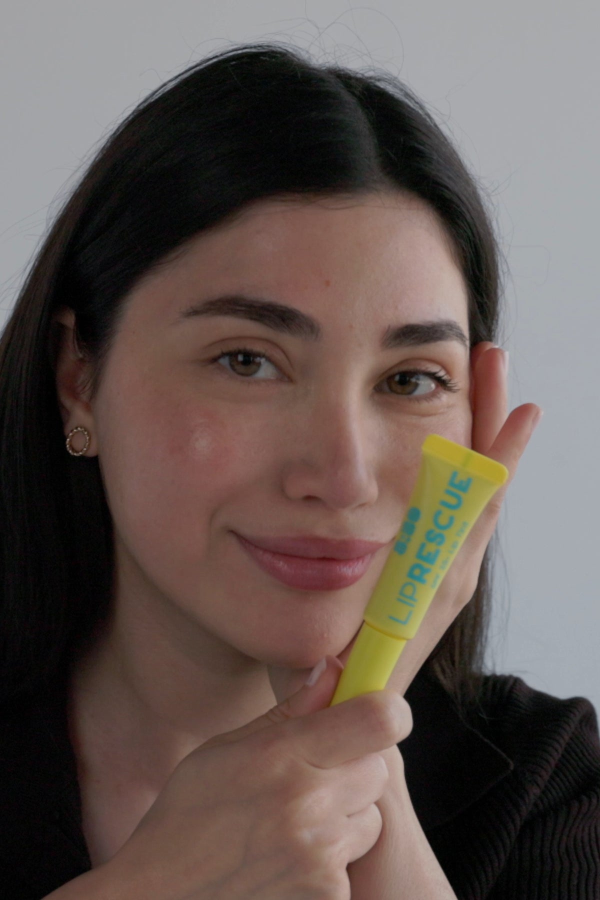 ابتسامة مع تنت الشفاه LipRescue SPF 25+ من 8:50